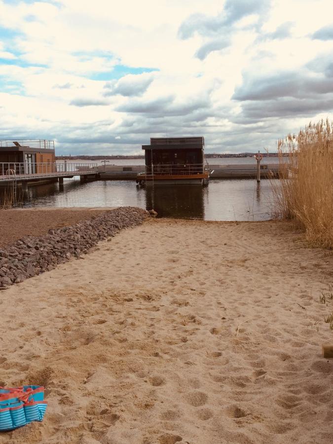 Schwimmendes Haus Robby Ii *